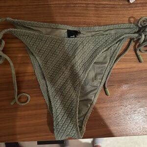 Triangl bottoms | size M | cheeky